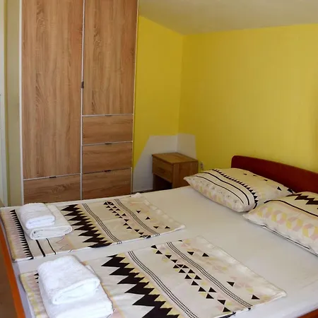 Apartment Danica With Balconies & Garden, 3 Min Walk To The