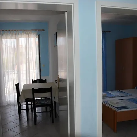 Danica With Balconies & Garden, 3 Min Walk To The * Srima